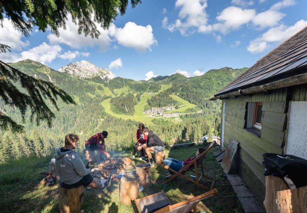 Gemütliche Skihütte an der Piste Sonnenalpe Nassfeld Exterior foto