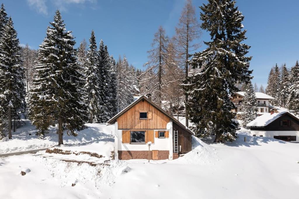 Gemütliche Skihütte an der Piste Sonnenalpe Nassfeld Exterior foto
